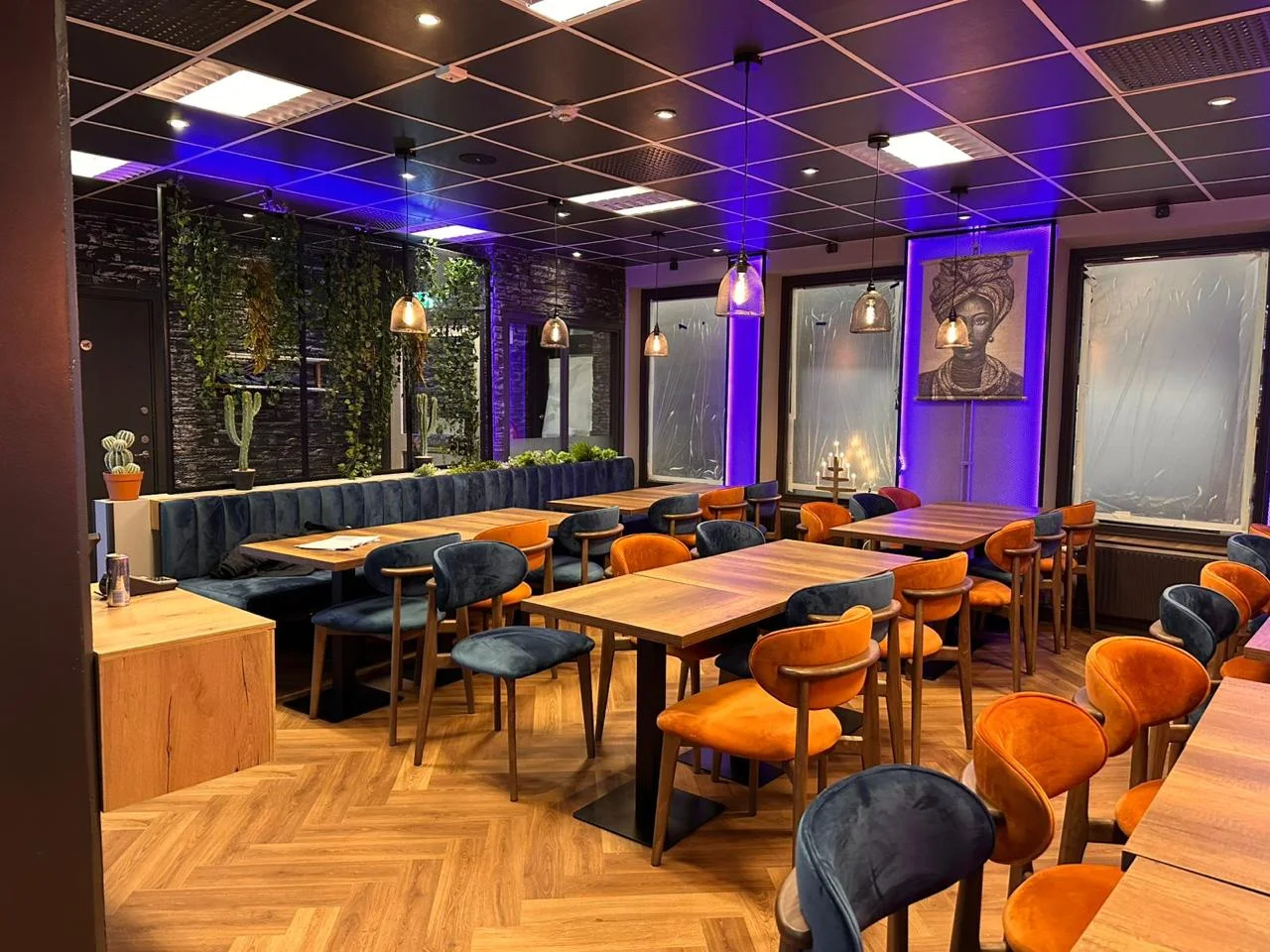 Interior view of Cucchini Pizzeria