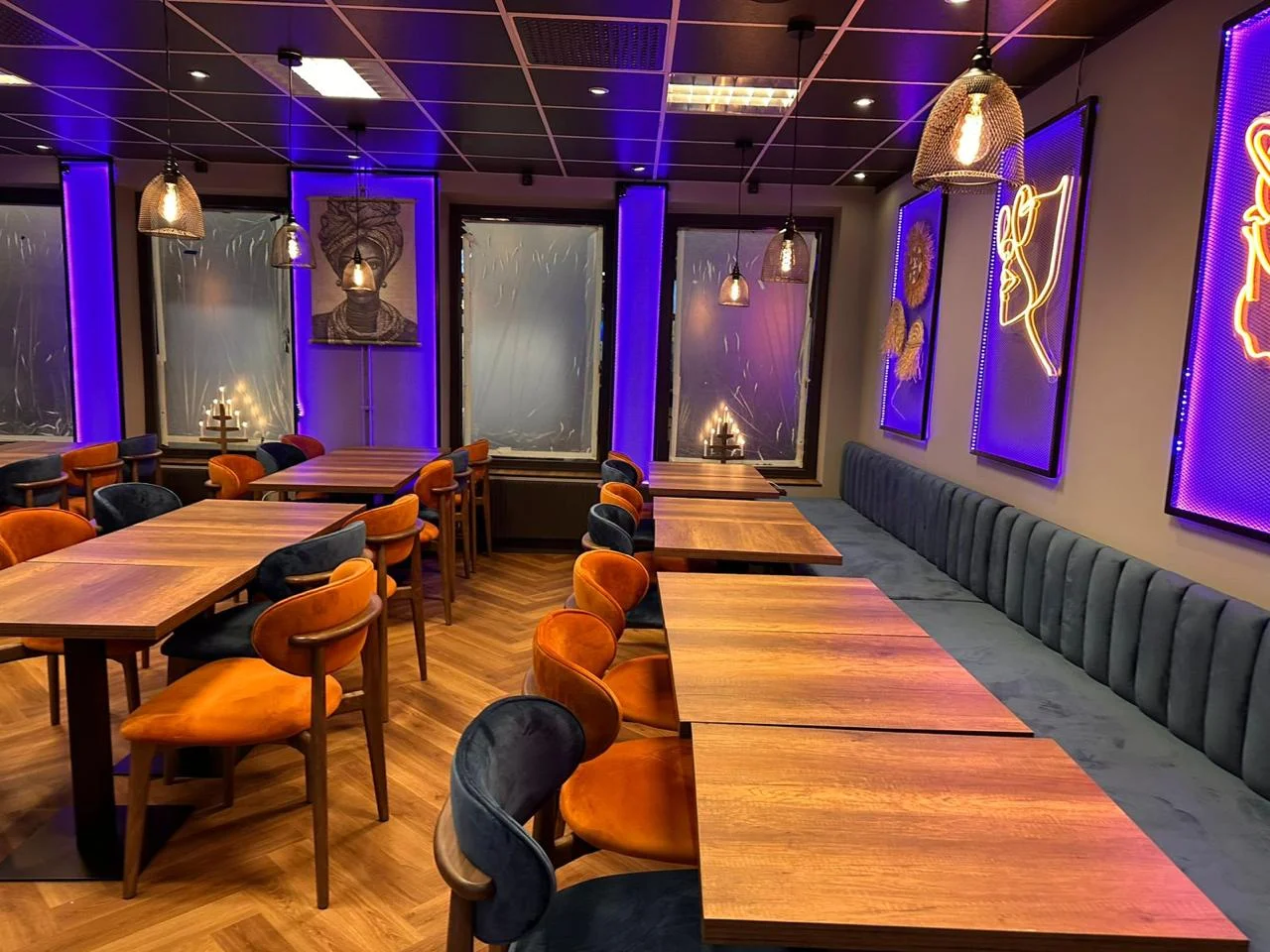 Interior view of Cucchini Pizzeria