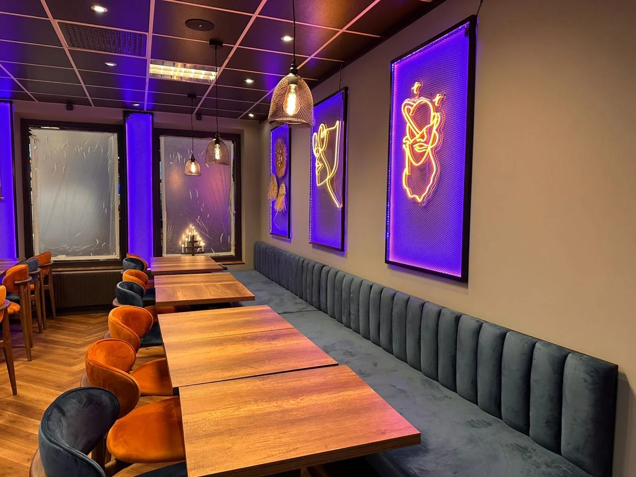 Interior view of Cucchini Pizzeria